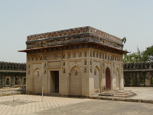 Jamali Kamali tomb