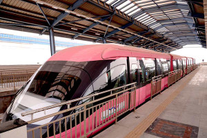 Mumbai Monorail train at platform